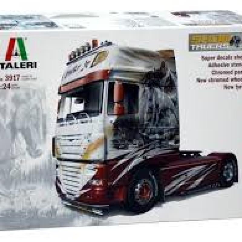 Italeri 3917S 1/24 DAF XF-105 Show Truck