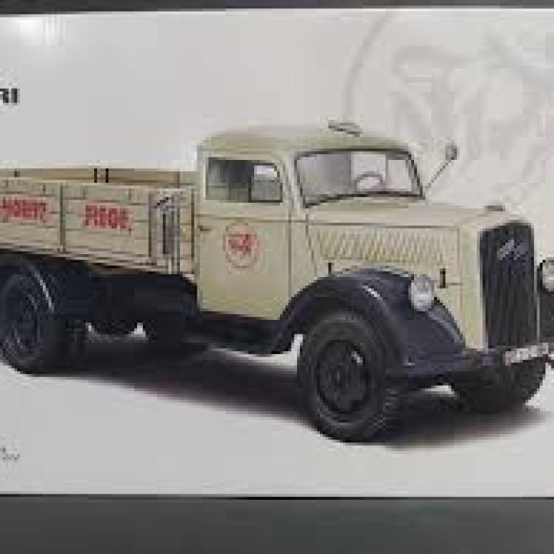 Italeri IT-3960 1/24 Opel Blitz Classic Truck