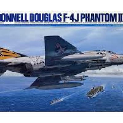 Tamiya 60306 F-4J Phantom II
