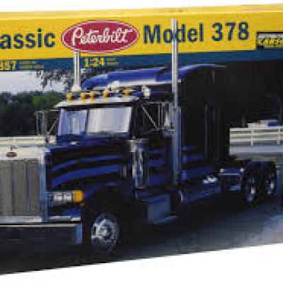 Italeri IT-3857S 1/24 Peterbilt 378"Long Hauler"